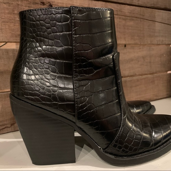 Madden Girl Klicck Snakeskin Ankle Boot Size 7.5 - Picture 4 of 12